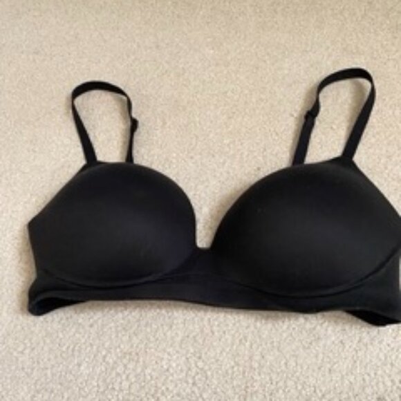 Victoria Secret Bra - Picture 2 of 4